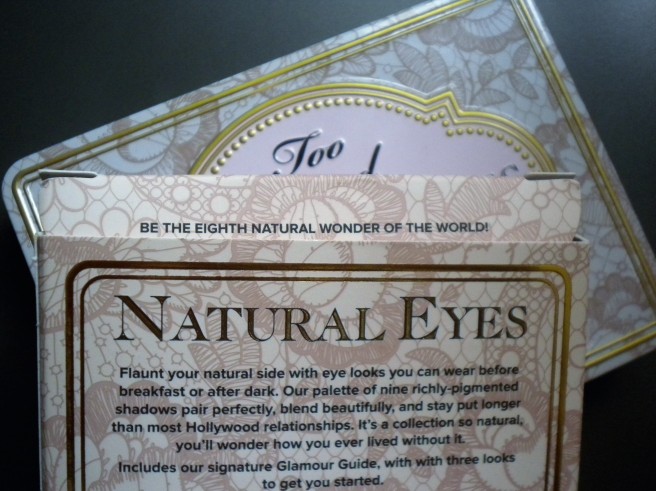 message dans le packaging too faced